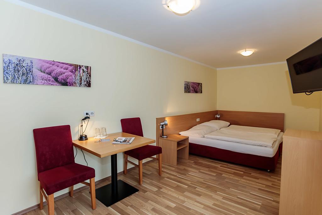 Hotel Denk Bed & Breakfast Vorchdorf Exterior foto